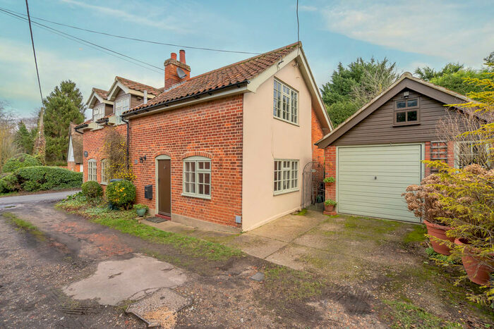 3 Bedroom Cottage For Sale In The Street, Sternfield, Saxmundham, IP17