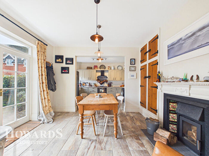 3 Bedroom Semi-Detached House For Sale In High Street, Kessingland, NR33