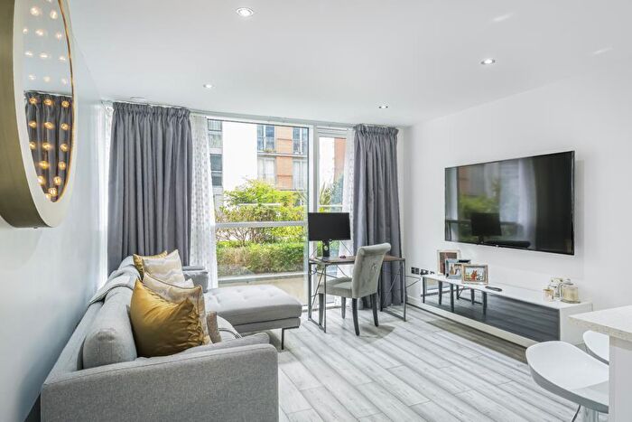 1 Bedroom Apartment To Rent In Baltic Apartments, Royal Victoria Dock, E16