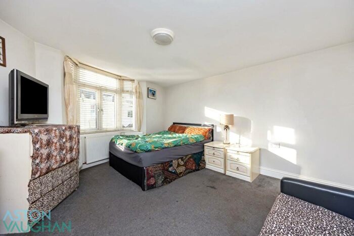 3 Bedroom End Of Terrace House For Sale In Kingsbury Road, Brighton, BN1