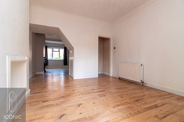 3 Bedroom End Of Terrace House For Sale In Churchill Road, Norwich, NR3