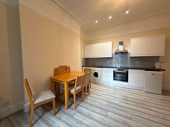 1 Bedroom Flat To Rent In Earls Court Road, London, London, London, SW5