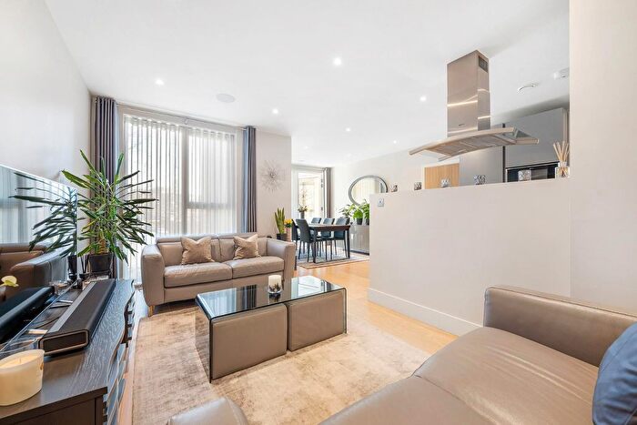 2 Bedroom Flat For Sale In Stockwell Park Walk, SW9