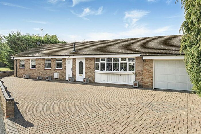 4 Bedroom Detached Bungalow For Sale In Burns Crescent, Bicester, OX26