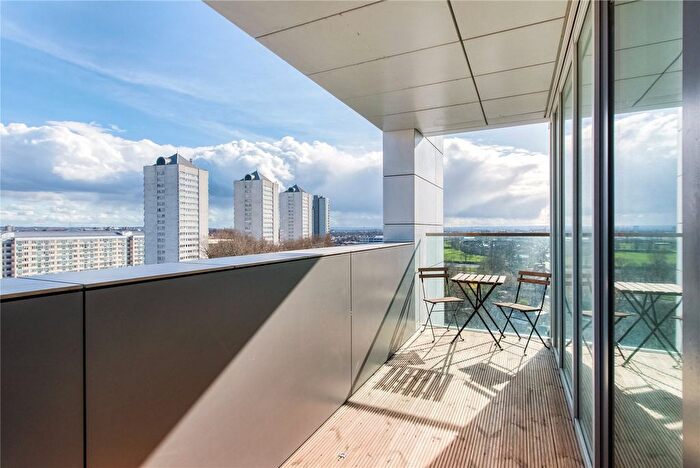 2 Bedroom Flat To Rent In Beacon Tower, Spectrum Way, London, SW18