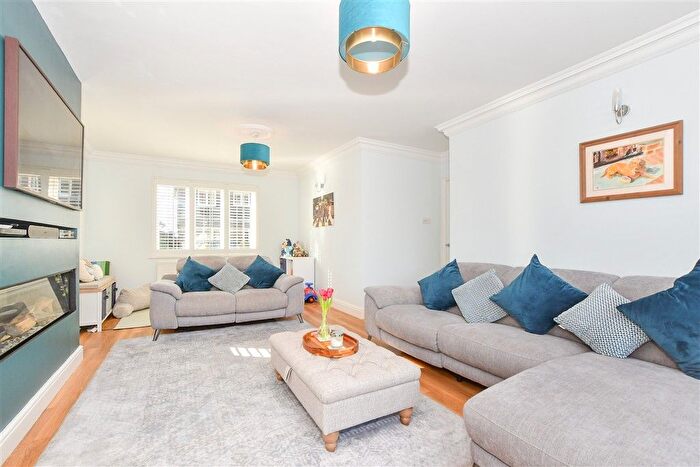 5 Bedroom Detached House For Sale In Woodcocks, Headcorn, Nr Ashford, Kent, TN27