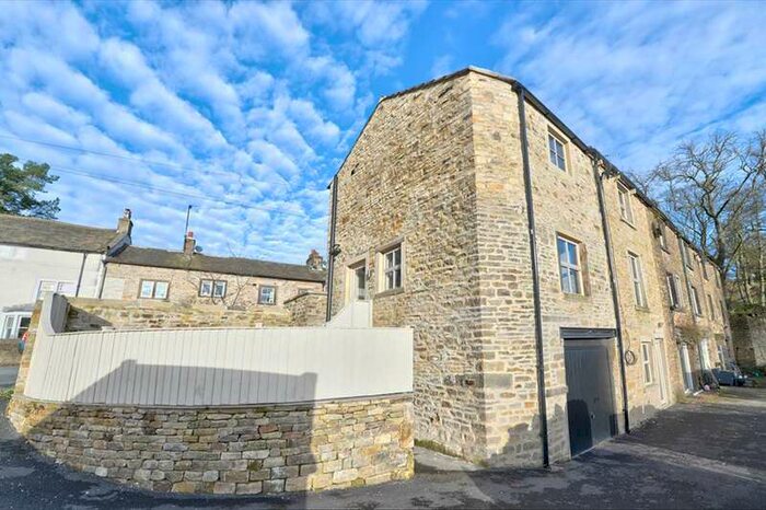 3 Bedroom Property To Rent In Rook Street Lothersdale, BD20