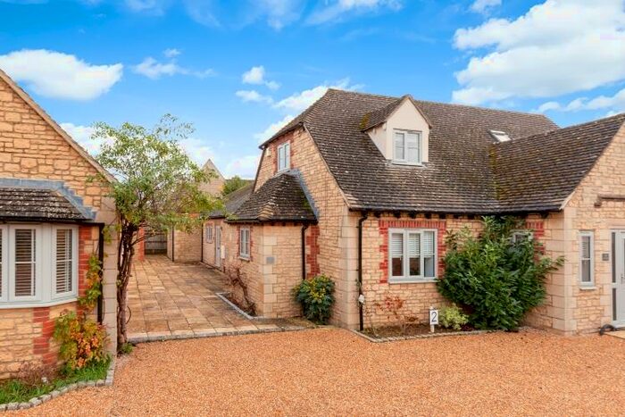 3 Bedroom Detached Bungalow To Rent In Brighthampton, OX29