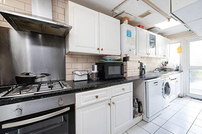 6 Bedroom Property For Sale In Chippendale Street, Lower Clapton, London, E5