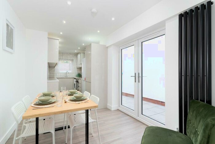 4 Bedroom House To Rent In Bedford Street, Cardiff, CF24