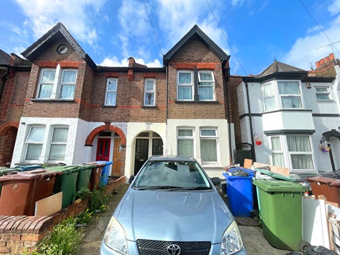 1 Bedroom Flat For Sale In Parkfield Road, Harrow, Greater London, HA2
