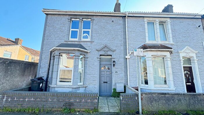 3 Bedroom Semi Detached House To Rent In Cecil Road, Kingswood, BS15