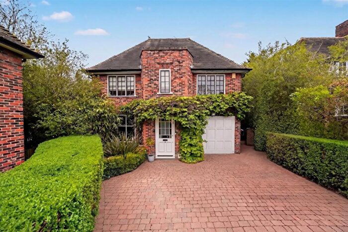 4 Bedroom Detached House For Sale In Maurice Walk, Hampstead Garden Suburb, NW11