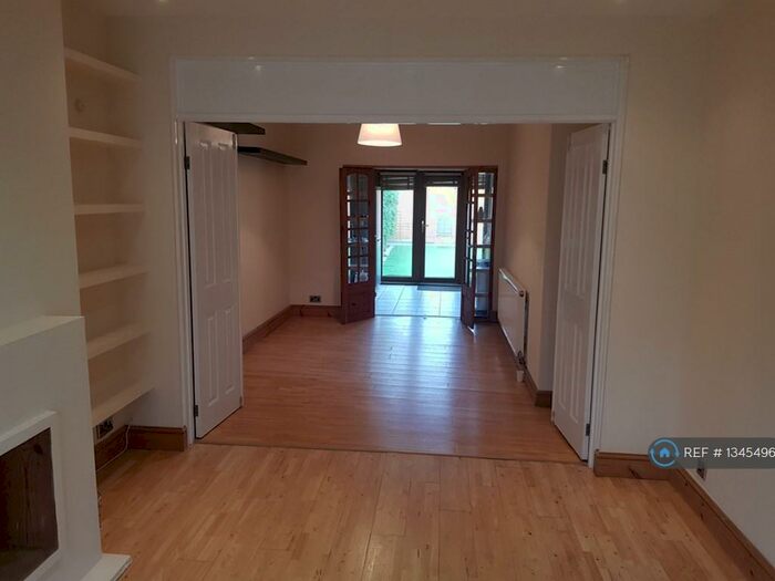 4 Bedroom Semi-Detached House To Rent In Ashton Road, Enfield, EN3