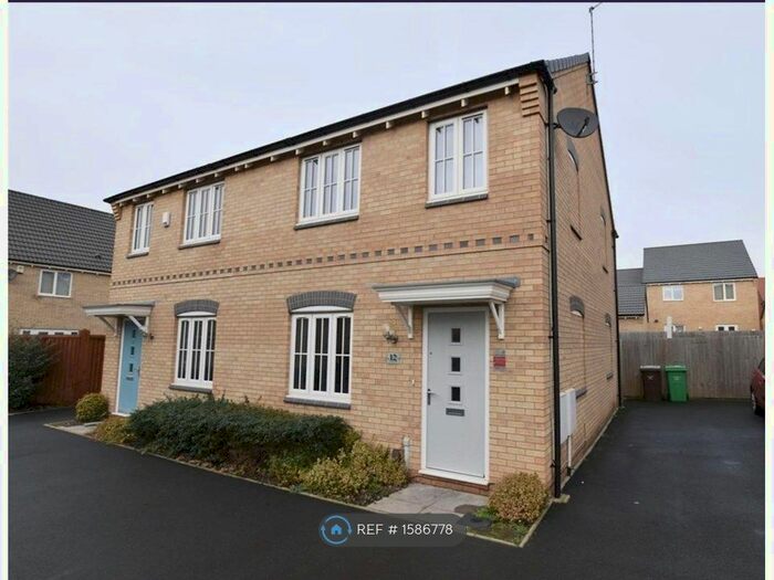 3 Bedroom Semi-Detached House To Rent In Lapins Close, Nottingham, NG8