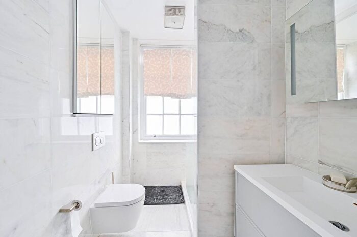 1 Bedroom Flat To Rent In Devonshire Street, Marylebone, London, W1W