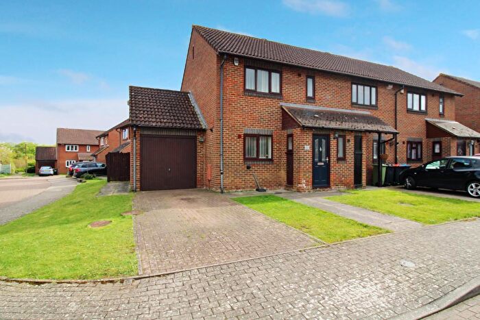 3 Bedroom End Of Terrace House For Sale In Hartdames, Shenley Brook End, Milton Keynes, Buckinghamshire, MK5