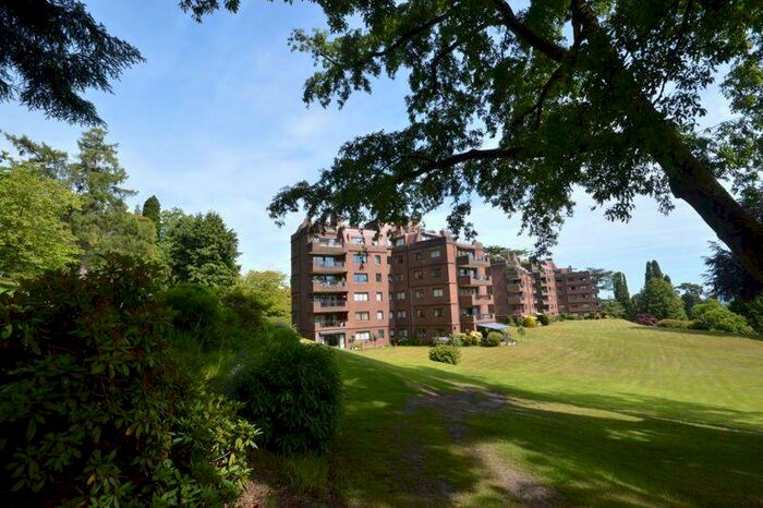2 Bedroom Apartment For Sale In Lythe Hill Park, Haslemere Fantastic View, Private But Convenient, GU27