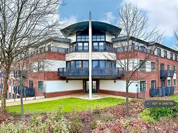 2 Bedroom Flat To Rent In Wallis Square, Farnborough, GU14