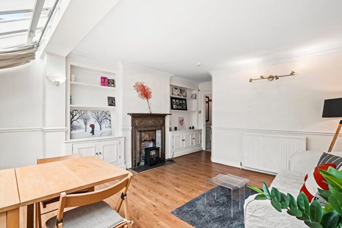 2 Bedroom Flat To Rent In Wandsworth Bridge Road, Sands End, SW6