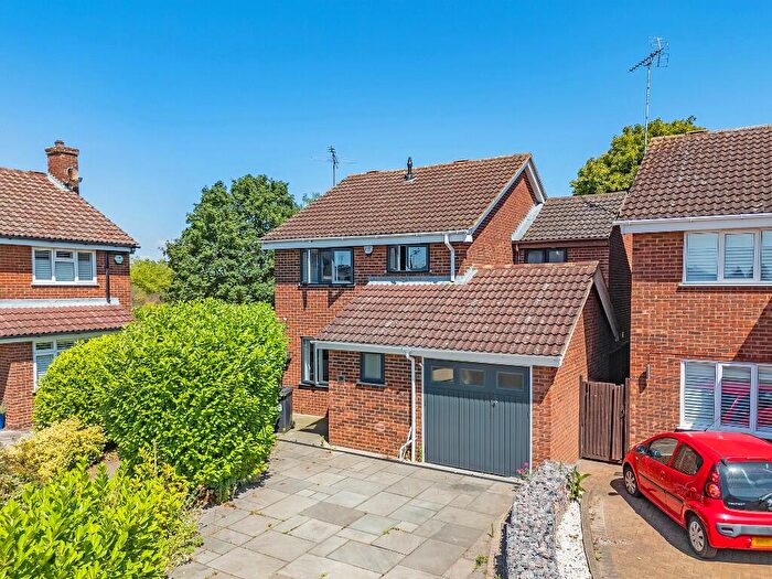 4 Bedroom Detached House For Sale In Martingale Drive, Chelmsford, Essex, CM1