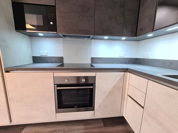 2 Bedroom Flat To Rent In Fonthill Road, London, N4