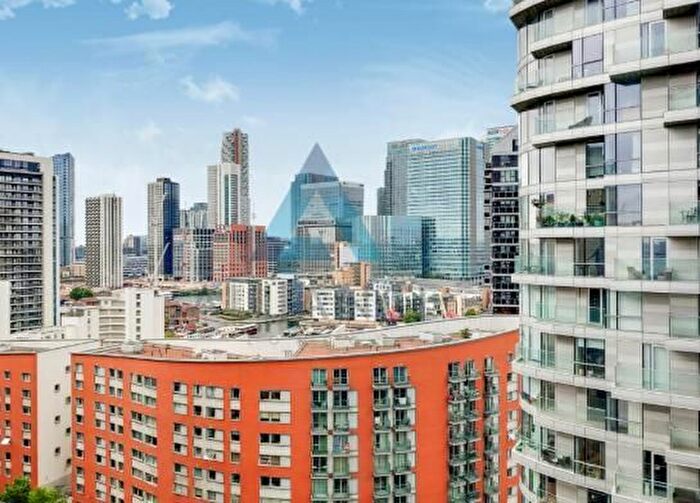 2 Bedroom Flat For Sale In Ontario Tower, Fairmount Avenue, Blackwall, Canary Wharf, London, E14