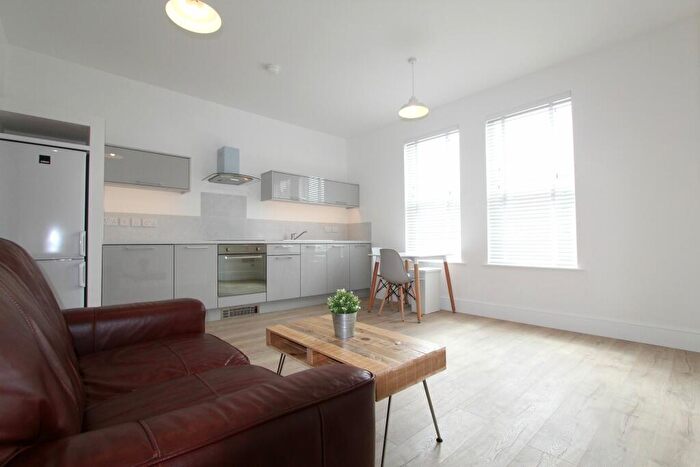 1 Bedroom Flat To Rent In Kirkstall Road, Leeds, LS4