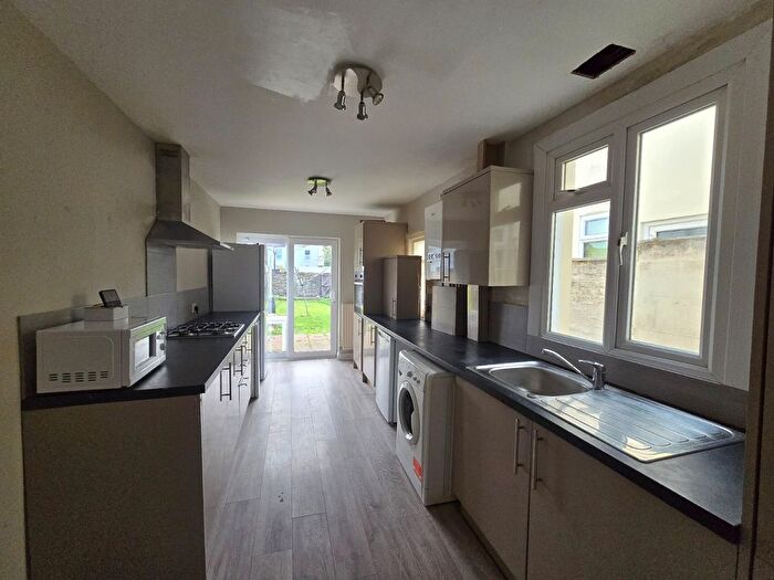 4 Bedroom Terraced House To Rent In Shakespeare Road, Gillingham, Kent, ME7