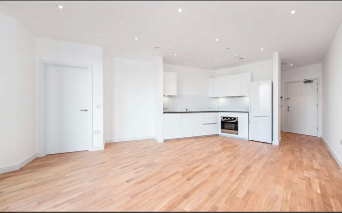1 Bedroom Apartment To Rent In Flat, Kingsland Road, London, E8