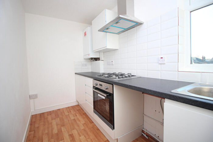 2 Bedroom Flat To Rent In Selborne Road, Ilford, IG1