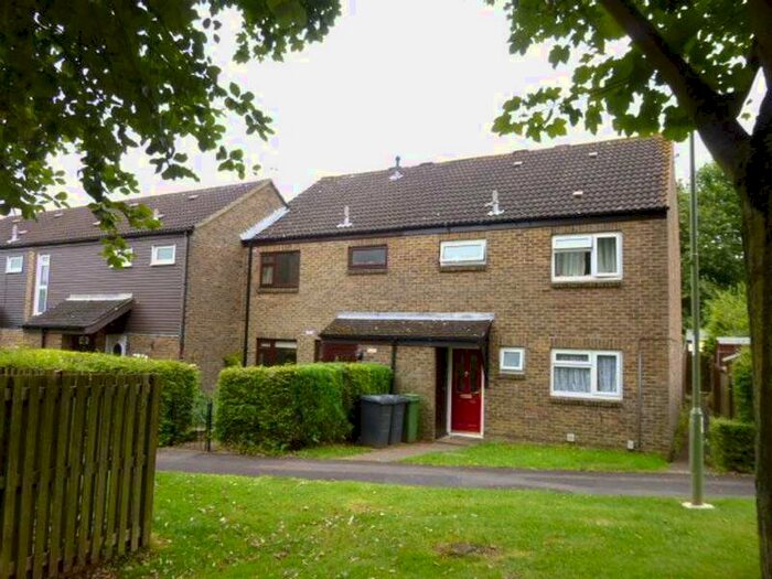 3 Bedroom Property To Rent In Boyce Close Brighton Hill, Basingstoke, RG22