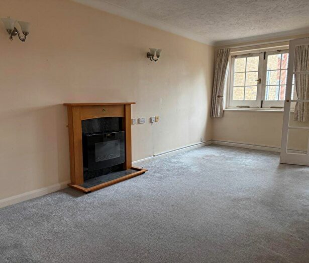 2 Bedroom Retirement Property For Sale In Flat Deans Mill Court, The Causeway, Canterbury, Kent, CT1