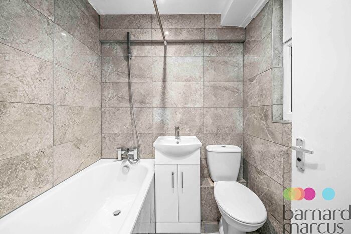 4 Bedroom Flat To Rent In Brownswood Road, Finsbury Park, N4