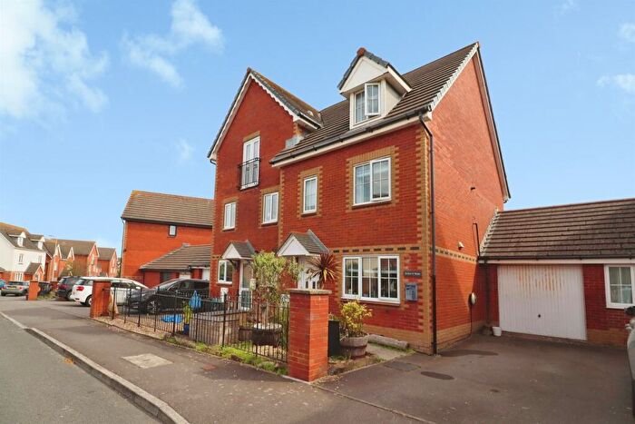 3 Bedroom Semi-Detached House For Sale In Clos Yr Wylan, Barry, CF62