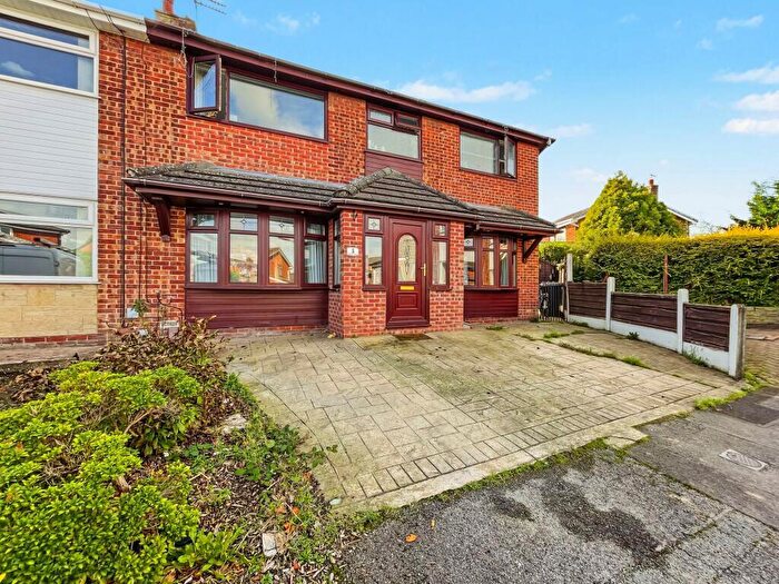 4 Bedroom Semi Detached House For Sale In Moss Close, Radcliffe, Manchester, Greater Manchester, M26
