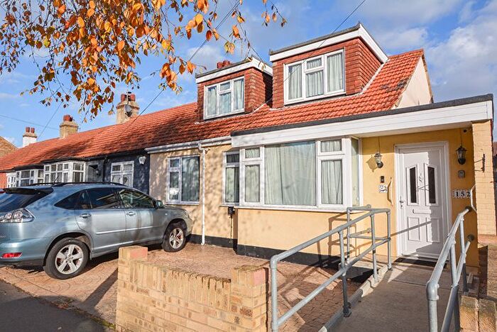 3 Bedroom Bungalow To Rent In Lonsdale Road, Southend-On-Sea, SS2