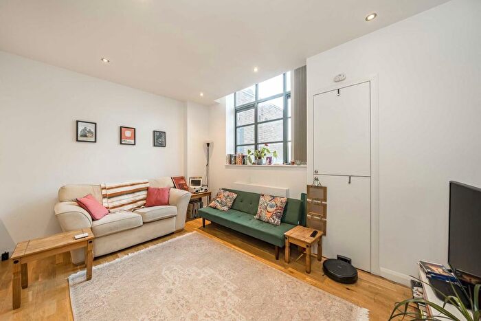 1 Bedroom Flat To Rent In Leigham Court Road, Streatham Hill, SW16