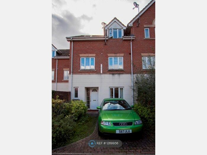 6 Bedroom Terraced House To Rent In Horder Close, Southampton SO16