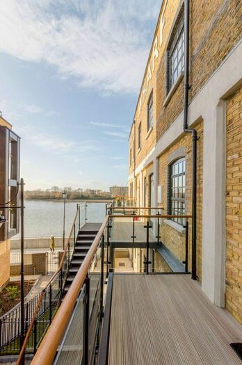 3 Bedroom Flat To Rent In Palace Wharf, Hammersmith, London, W6