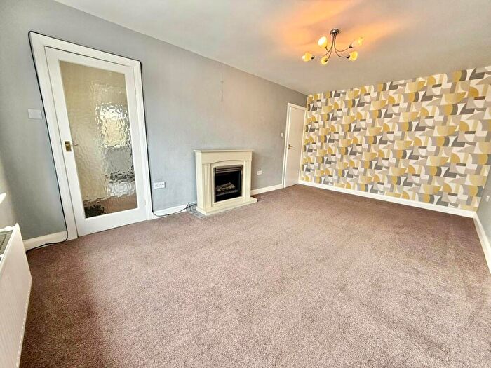 2 Bedroom Bungalow To Rent In Ghyll Wood Drive, Bingley, West Yorkshire, Uk, BD16