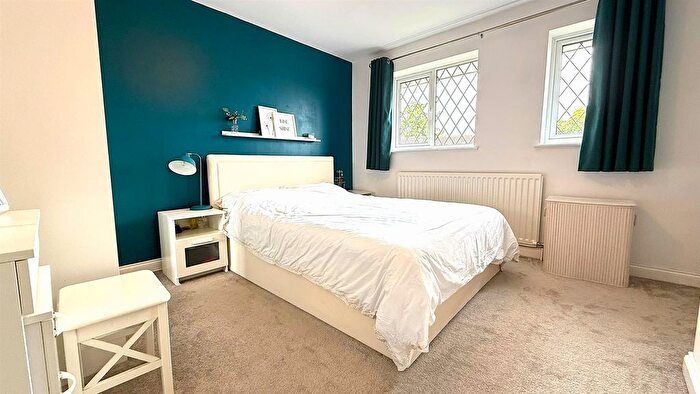 2 Bedroom Semi-Detached House For Sale In Cookes Croft, Birmingham, B31
