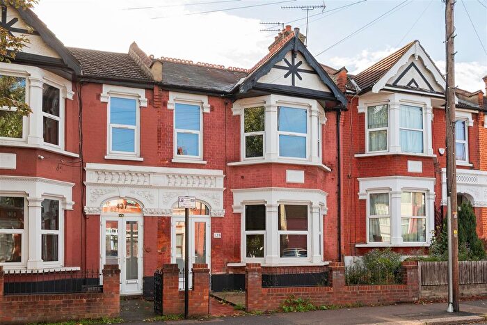 3 Bedroom Terraced House For Sale In Hale End Road, Highams Park, E4