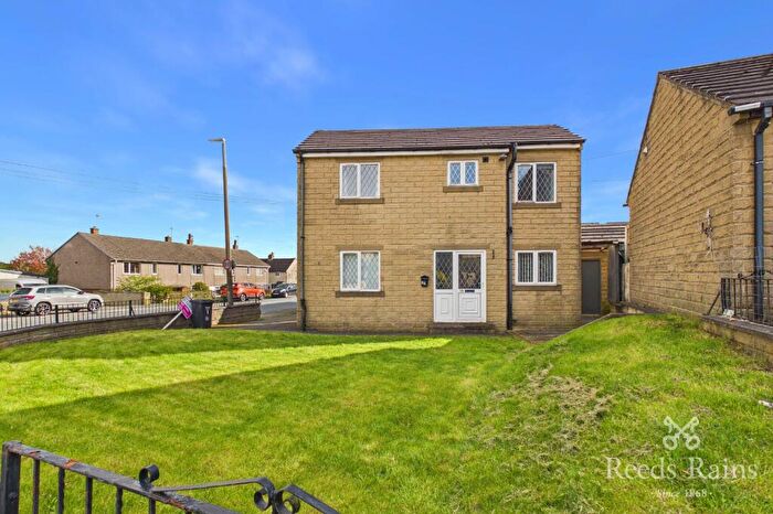 3 Bedroom Detached House For Sale In Natty Fields Close, Halifax, West Yorkshire, HX2