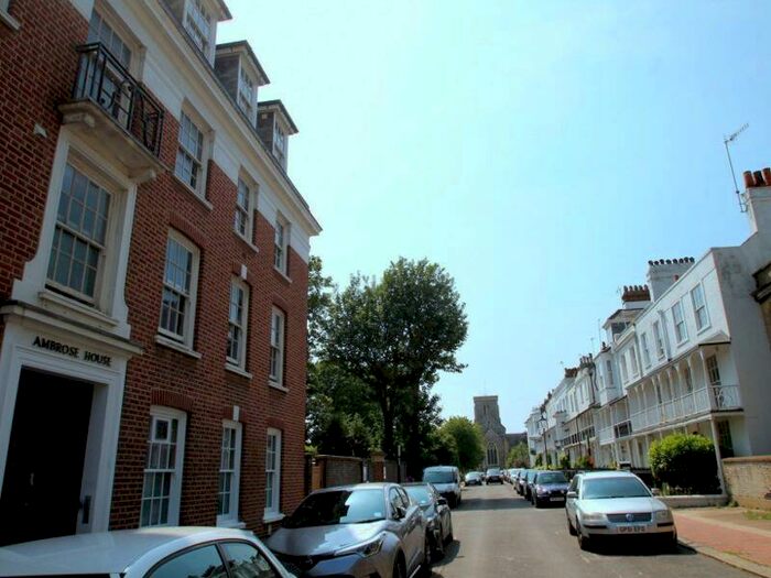 1 Bedroom Flat To Rent In A Ambrose Place, Worthing, BN11