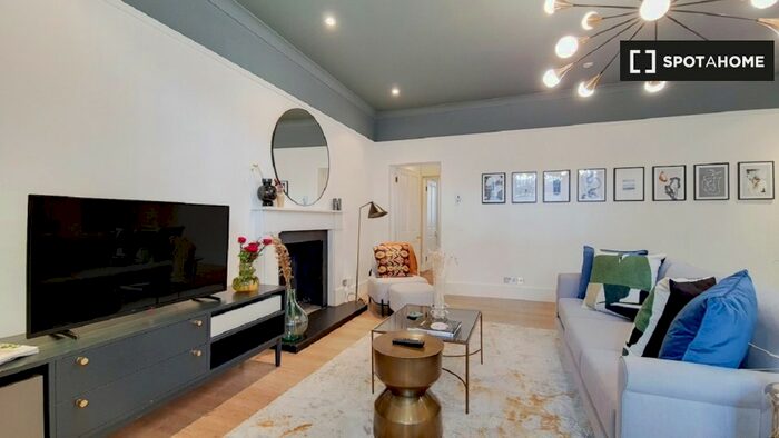 2 Bedroom Flat To Rent In Queen's Gate Gardens, SW7