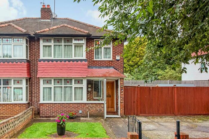 3 Bedroom End Of Terrace House To Rent In Portland Road, Bromley, BR1