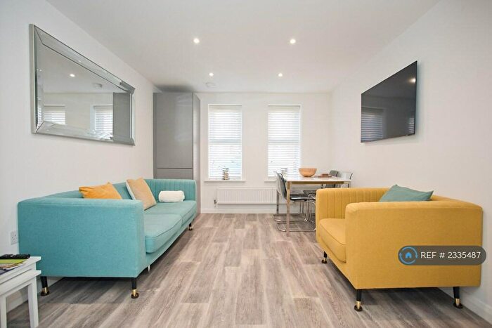 2 Bedroom Flat To Rent In Florence Road, Bournemouth, BH5