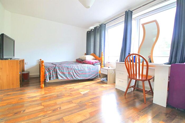 4 Bedroom Flat To Rent In Southern Grove, London, E3