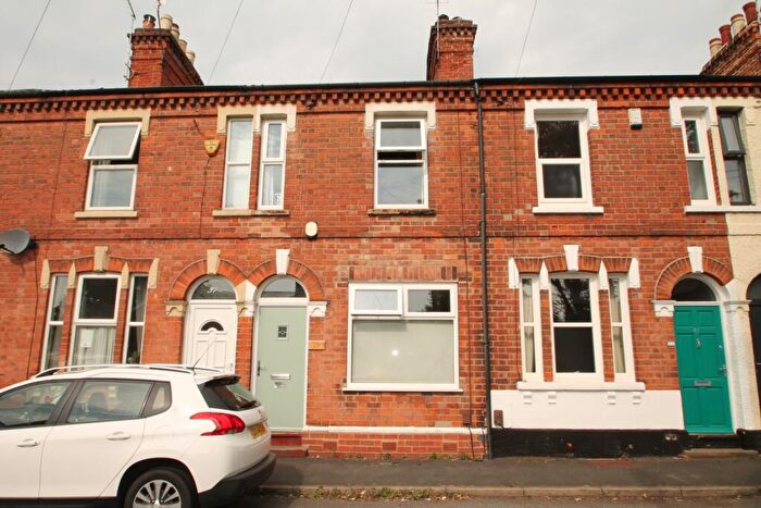 2 Bedroom Terraced House To Rent In Albany Road, Nottingham, NG7